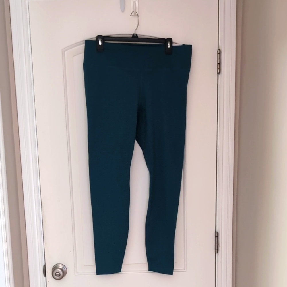 BRAND NEW WITH TAGS Nike Dri-FIT Teal Apparel